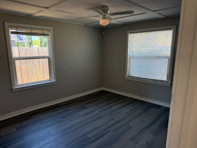 Photo - 1771 School St