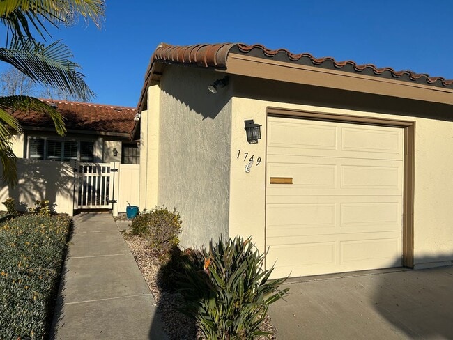 Building Photo - 55+ Age Restricted Community- 2 Bed/2 Bath Encinitas