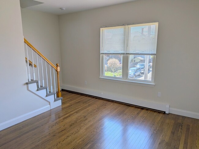 Photo - 146 Pine St Unit 4