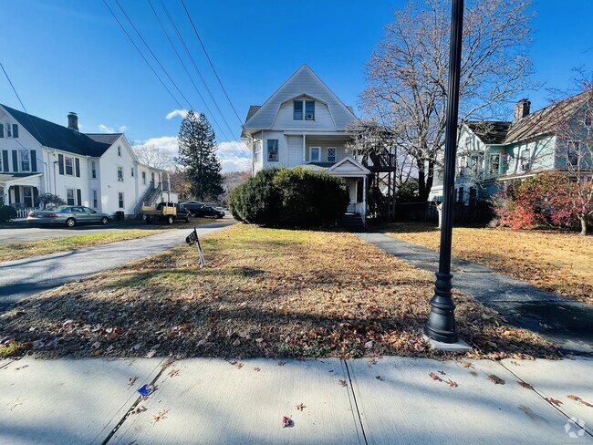 Building Photo - 213 Wakelee Ave Rental