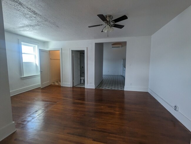Photo - 123 W Moniteau St Unit 123 W. Moniteau 2F