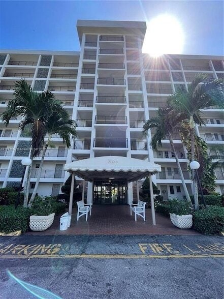 Photo - 3100 N Palm Aire Dr Condo Unit 204