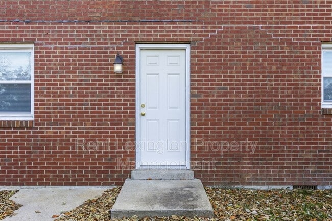 Photo - 4021 Victoria Way