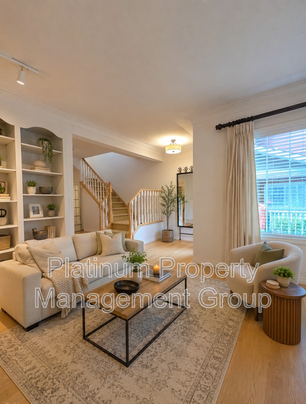 Photo - 2035-2032 2 Ave NW