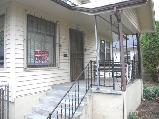 Photo - Adorable home with nice amenities!  yard, carport, Walk to shops & Bus!