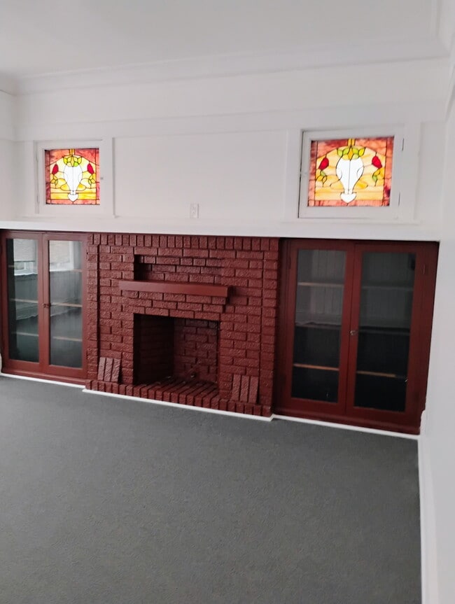 Living Room w/Stained Glass Windows - 4741 N Troy St