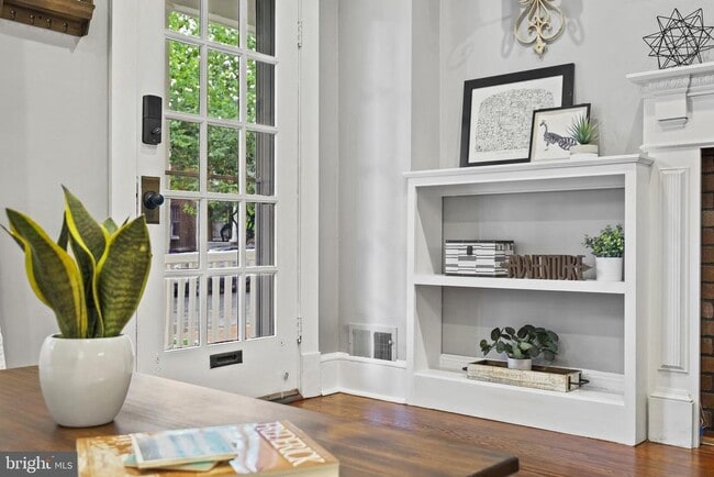 Photo - 725 Trail Ave