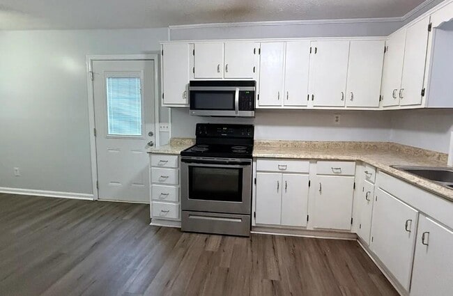 Photo - 205 Harper St