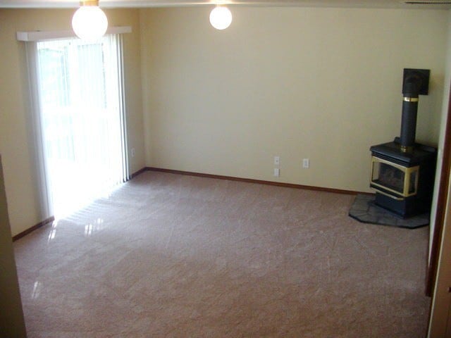 Photo - 3 Bedroom + 2 Bath +Family Room Tri-Level Lynnwood $2950 per Month
