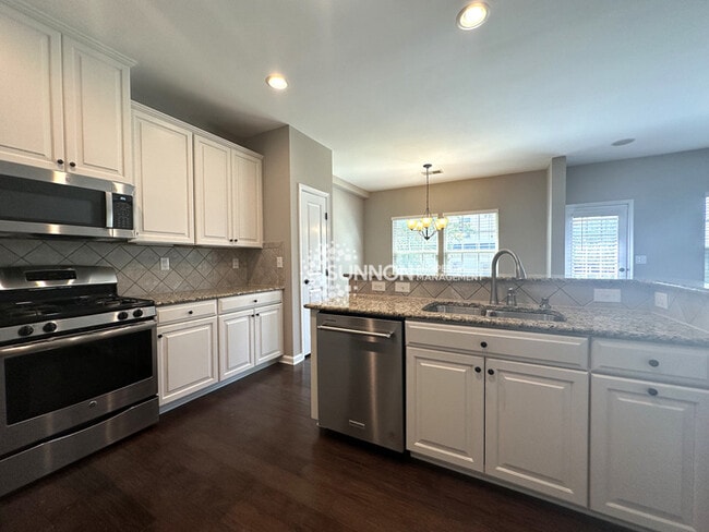 Photo - Updated 3 Bedroom Townhome in Bryant Park