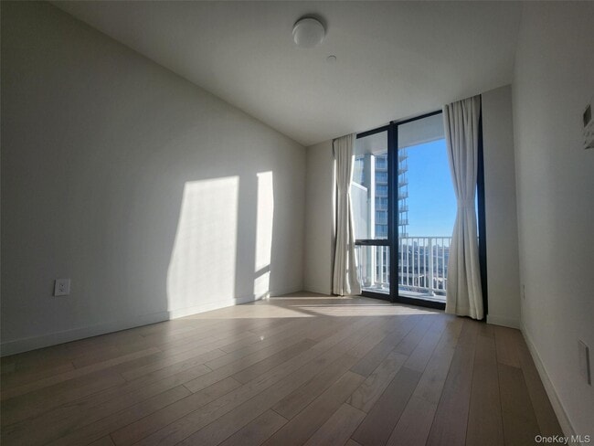 Photo - 131-02A-131-040 40th Rd