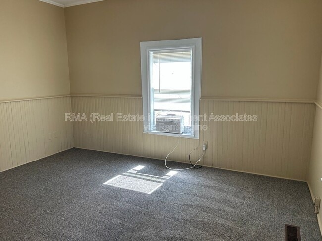 Photo - 503 Hallyburton St