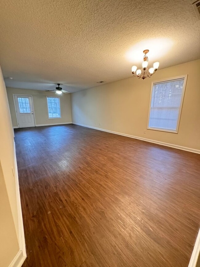 Photo - 101 Lindsay Ct Unit B