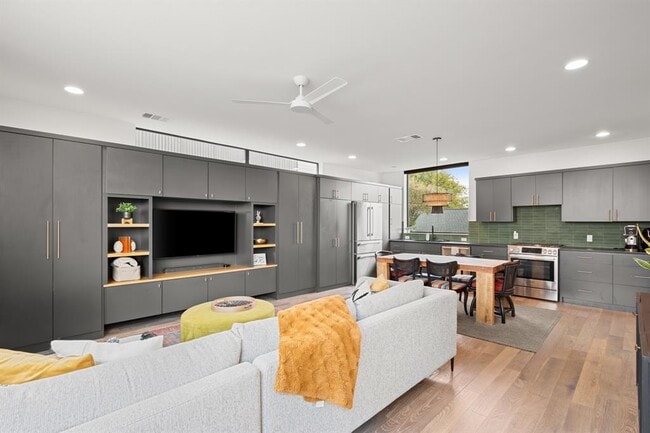 Photo - 3406 E 17th St