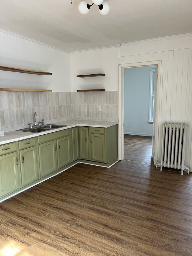188 3rd St Unit Second Floor