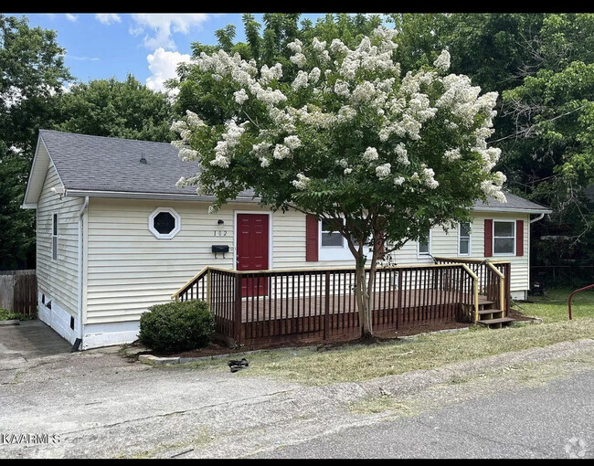 Building Photo - 102 Palmer Rd Rental