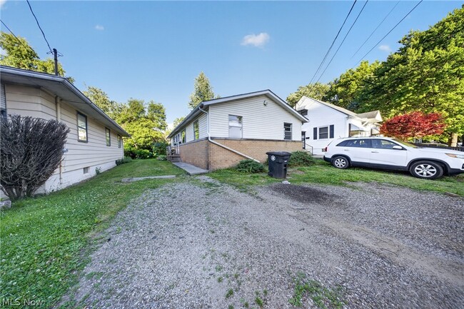 Photo - 1095 St Michaels Ave