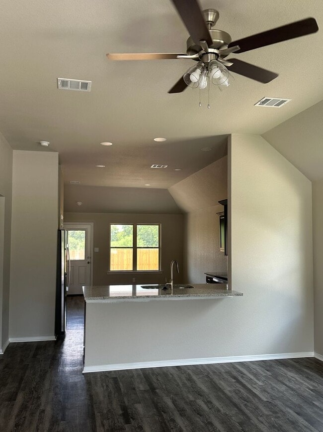 Photo - Bryan - 3 bedroom / 2 bath home in Bonham Trace neighborhood in North Bryan,