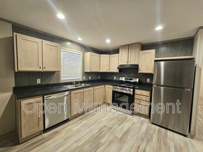 Building Photo - 725 S 12th St