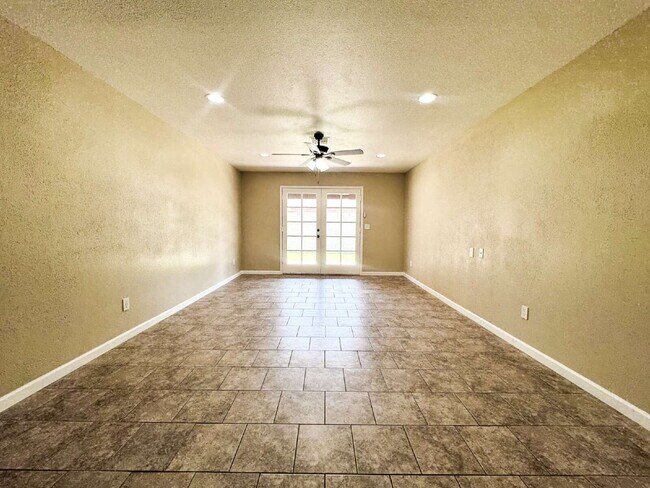 Photo - "Newly Updated 3-Bedroom Duplex with 2 Ful...