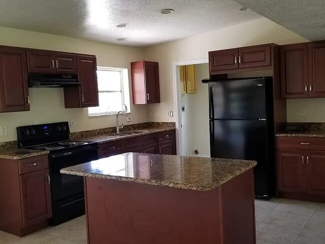 Photo - 158 SE Lucero Dr