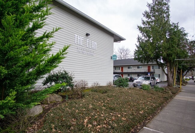 Corner 1-Bed w/ Off-Street Parking! - Corner 1-Bed w/ Off-Street Parking! Apartment Unit 7548