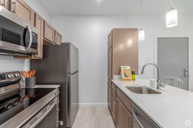 1BR, 1BA - 478SF - Kitchen - Franklin West