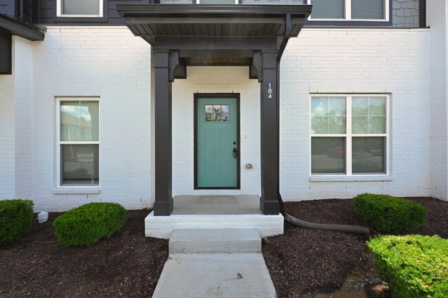 Photo - Like-New Modern Townhome Near Dining, Shopping, Trails & Old Hickory Lake