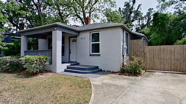 Photo - 4654 Post St