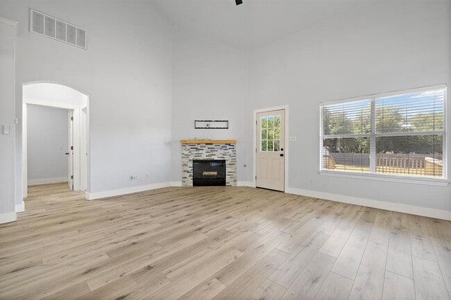 Photo - 502 Sherwood Ct