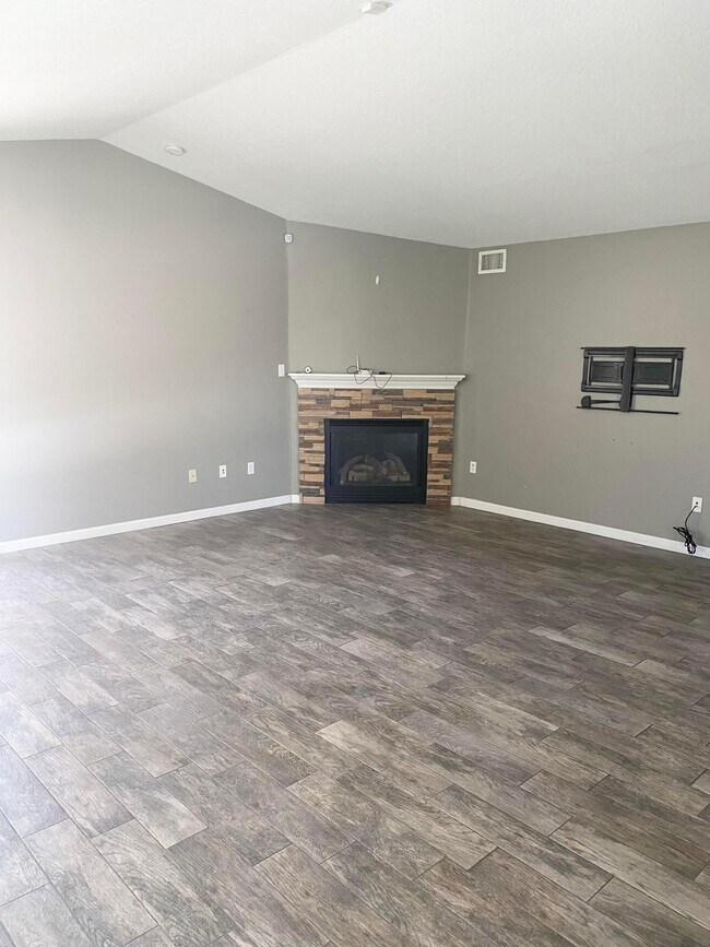 Photo - 9016 Anacapa Ave NW