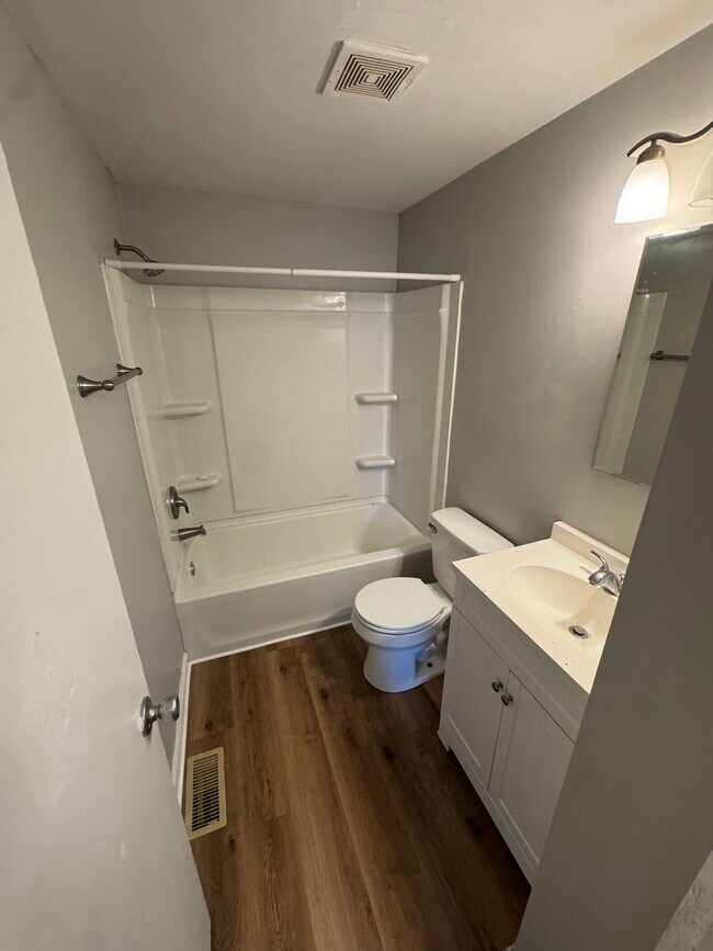 301 W Adams St