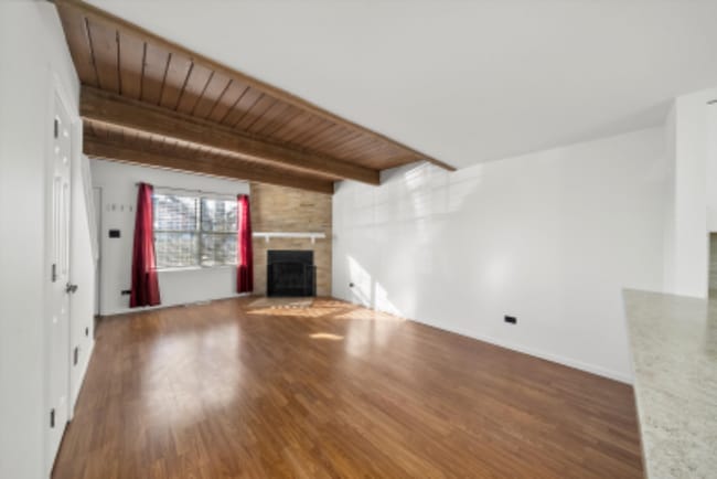 Photo - 430 Normandie Ln