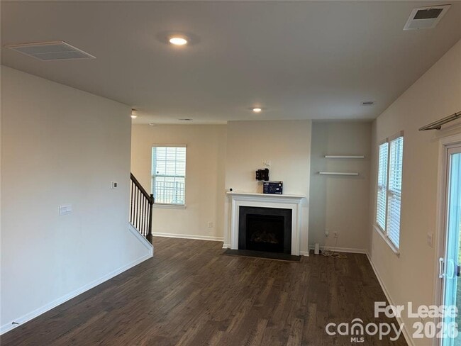 Photo - 4119 Village Blvd NW