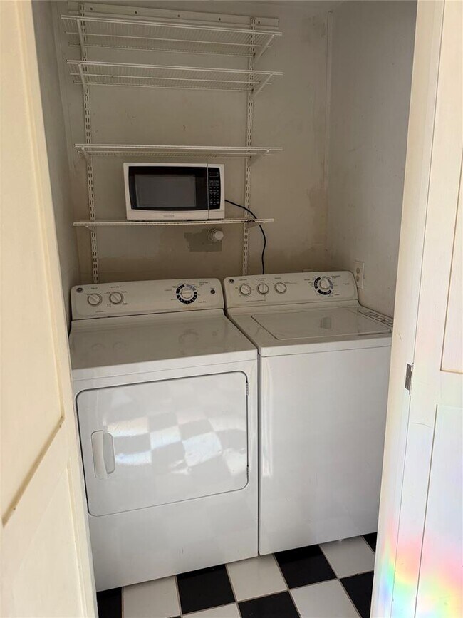 Photo - 1417 W Lynn St Unidad 1516