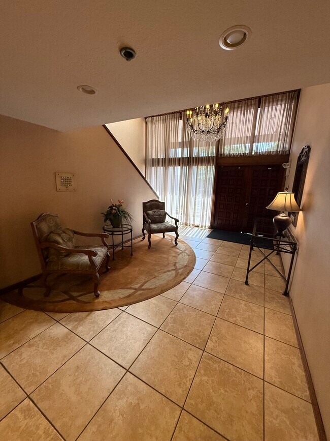 Photo - 8601 Falmouth Ave Unidad Falmouth