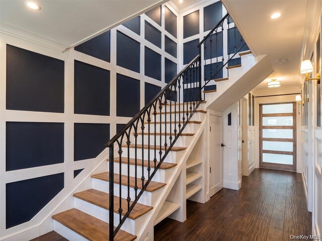 1 North Dr