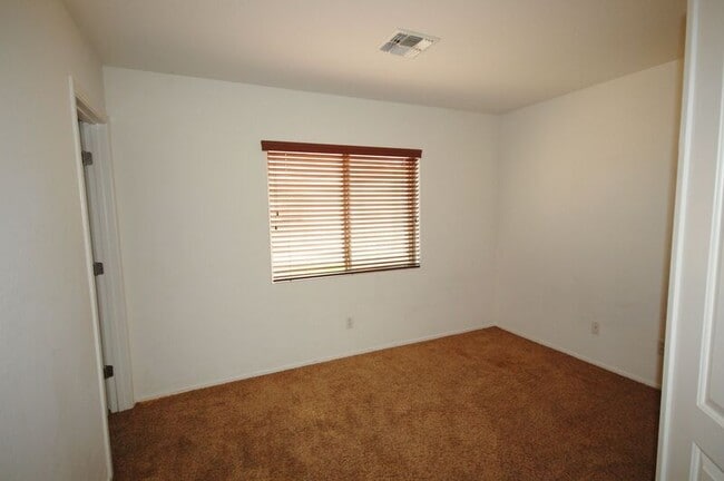 Photo - 43194 W Jeremy St