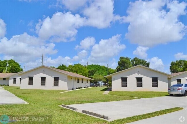 Building Photo - 203 N 59th Ave Rental