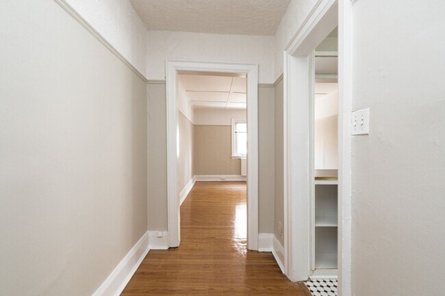 Photo - 100 Vaughan Rd Unit 11