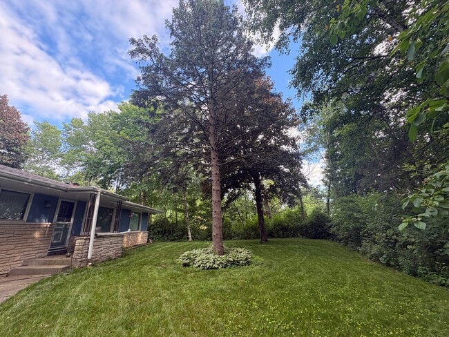 Photo - 3580 Slinger Rd