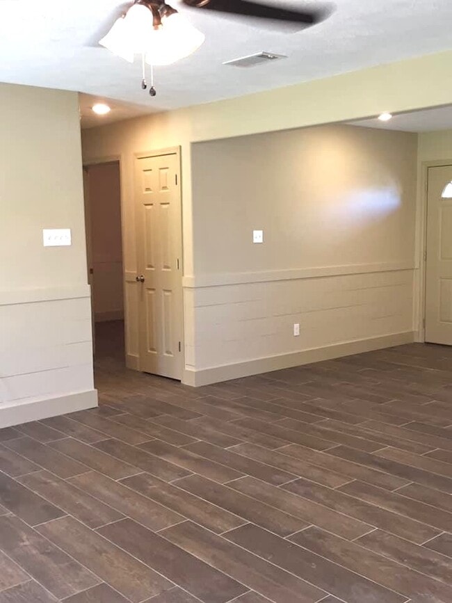 Photo - 8341 Oakdale Dr