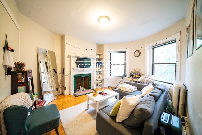 Building Photo - 614 Columbus Ave Unit 5CP