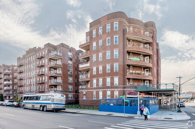 10-40 Shore Blvd - 25-40 SHORE BLVD