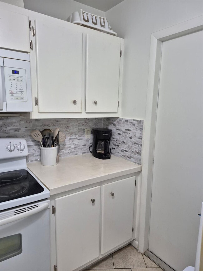 Photo - 560 SE 2nd Ave Unit H2