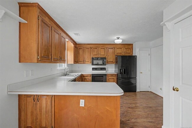 Photo - 304 Brittania Dr