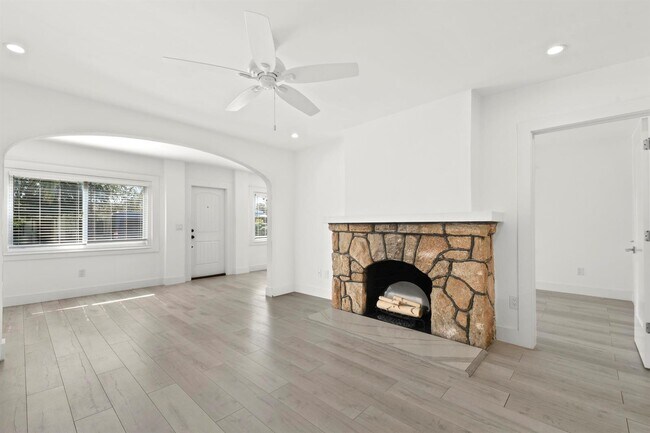 Photo - 605 N Lakeside Dr Unidad 1