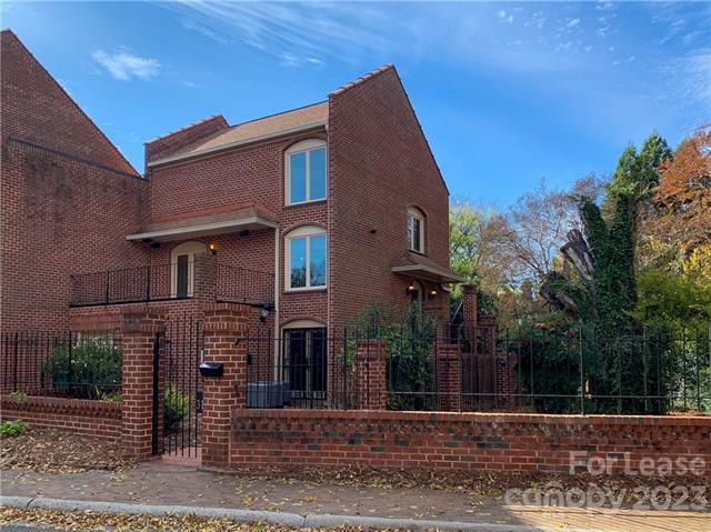 Photo - 315 Settlers Ln