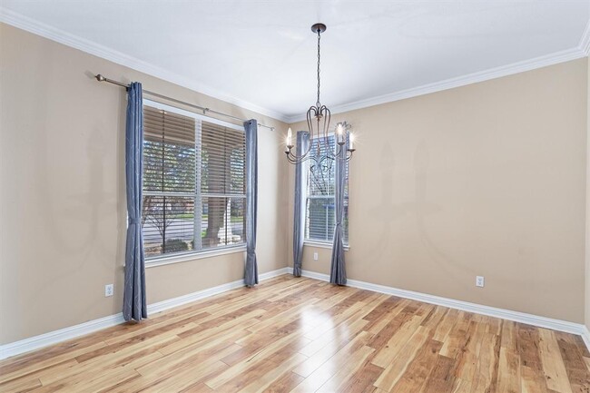 Photo - 620 Middle Creek Dr
