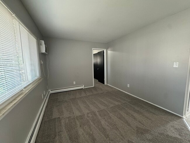 Photo - 4059 Longtin Ave